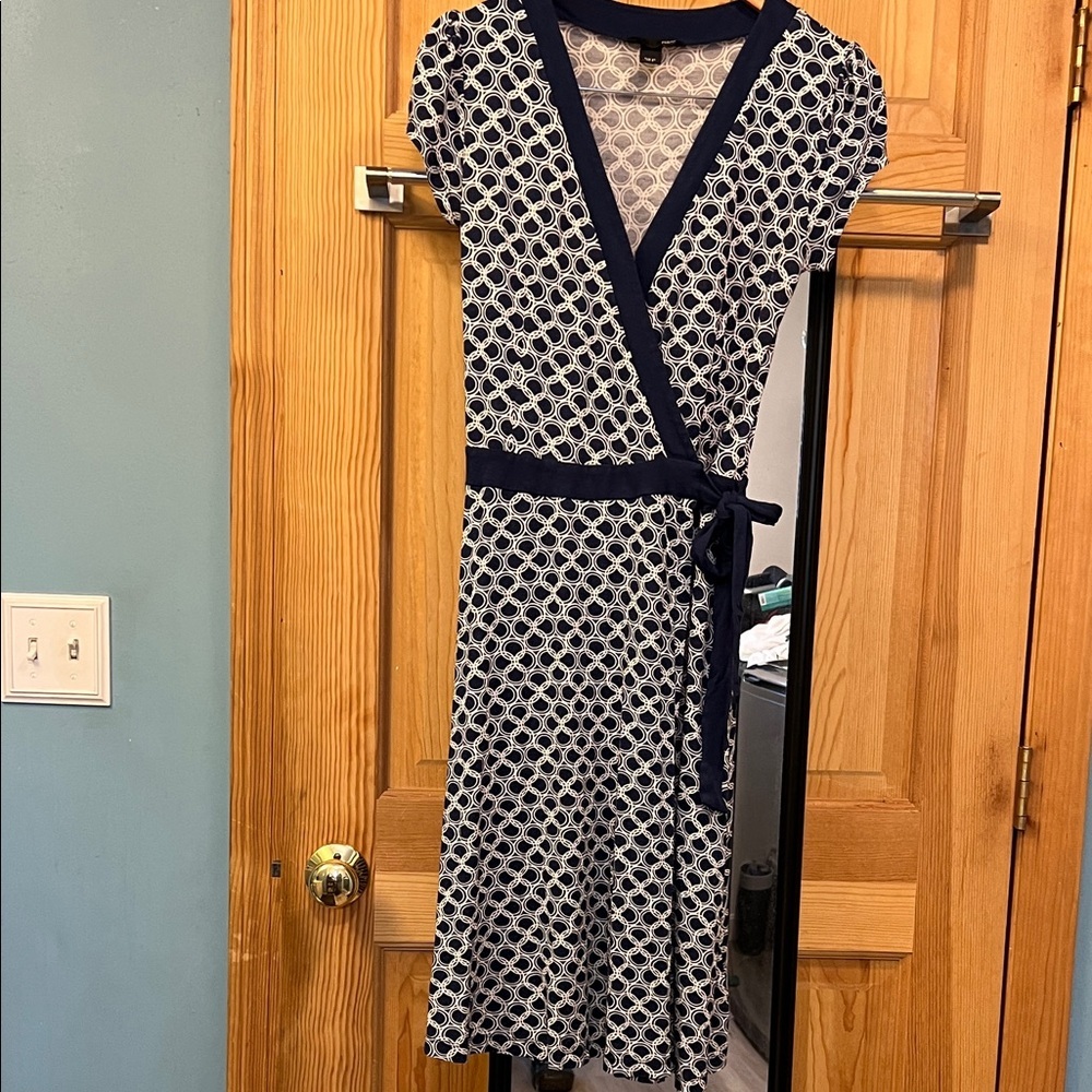 H&M Navy and White Patterned Midi Wrap Dress Sz 8